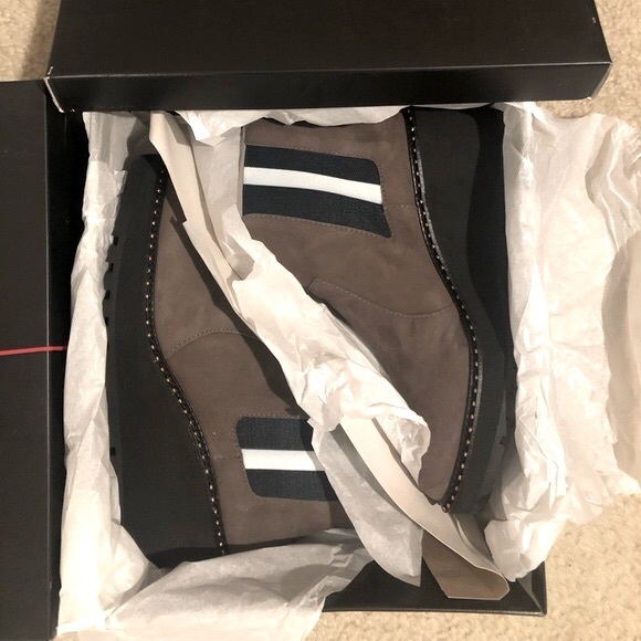 Cecelia New York Gemma Suede Wedge Boots In Gray. NIB. Sz 8.5 & 9 - Picture 5 of 9